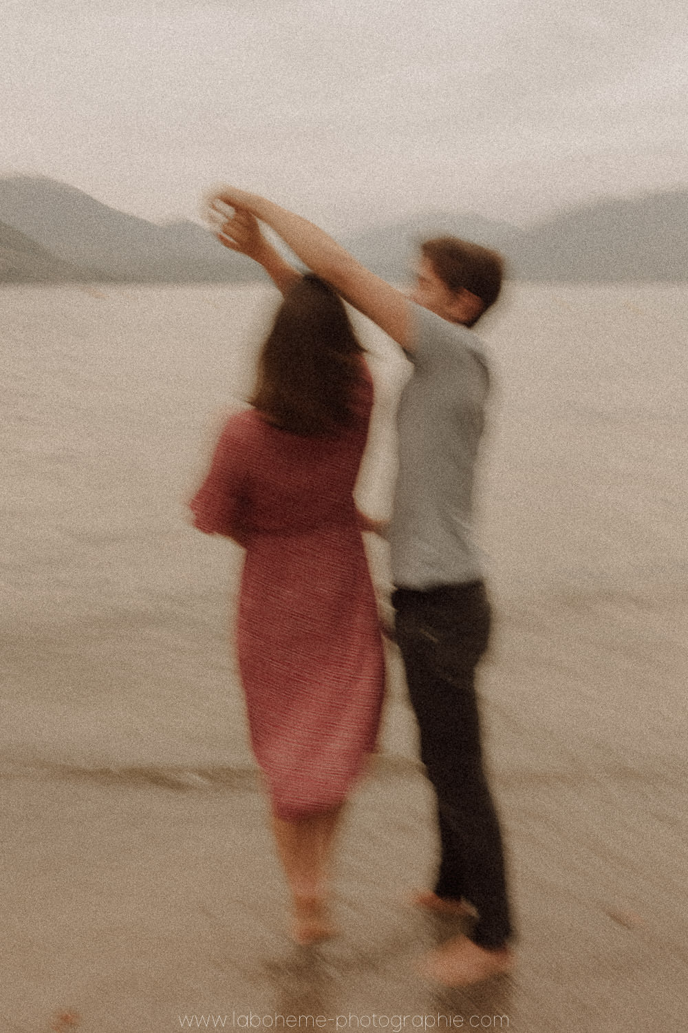 seance photo de couple lac d'Annecy