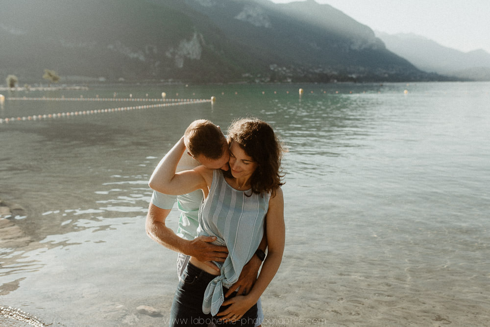 seance photo couple lac annecy